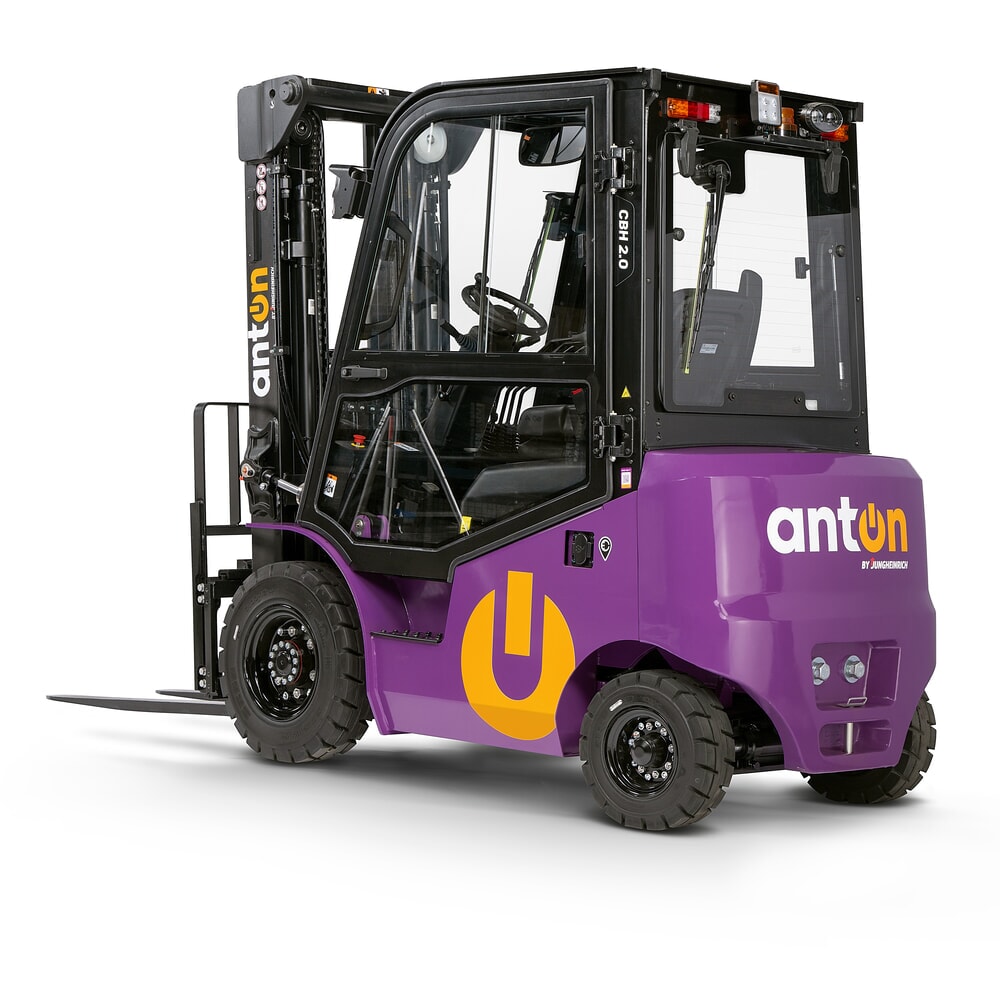 Termékkép száma 7: AntOn by Jungheinrich elektromos targonca CBH 2.0 háromtagú teleszkópos emelőoszlop, 4800 mm emelési magasság, 2000 kg teherbírás, időjárásvédő fülke Comfort, beépített töltőkészülék