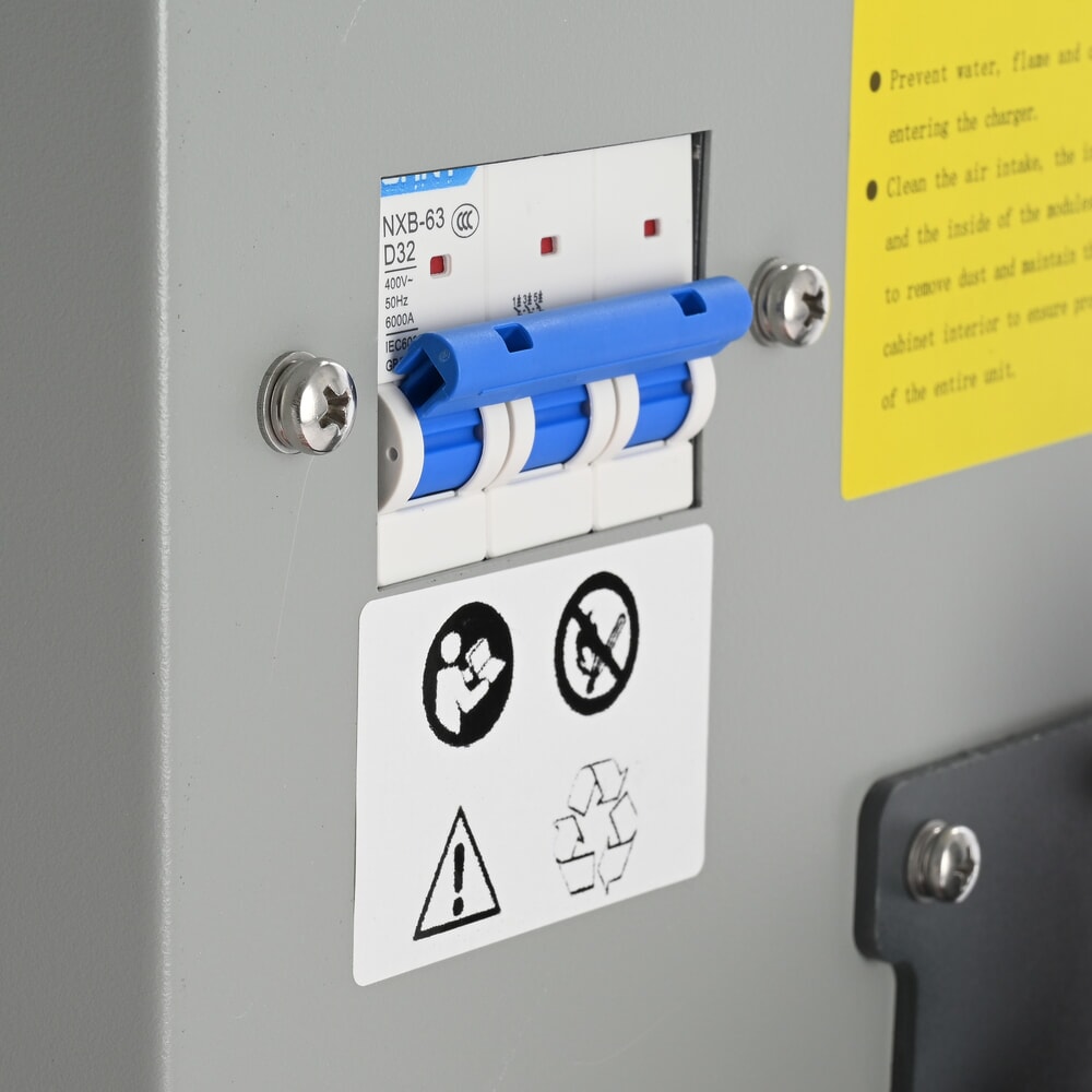 Termékkép száma 3: Külső töltőkészülék D400, 80 V, 100 A, CEE piros 32A, 5 pólusú - 3P+N+E, AntOn by Jungheinrich CBH 2.0 elektromos targoncához