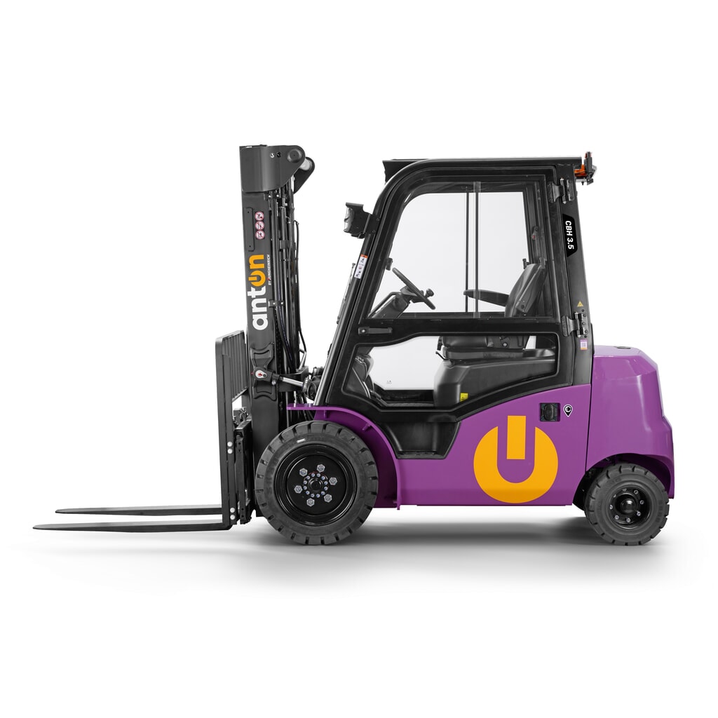 Termékkép száma 4: AntOn by Jungheinrich elektromos targonca CBH 3.5 háromtagú teleszkópos emelőoszloppal, 4 800 mm emelési magasság, 3 500 kg teherbírás, időjárásvédő fülke Comfort, külső 80 V-os, 60 A-es, CEE, 5 pólusú töltőkészülékkel