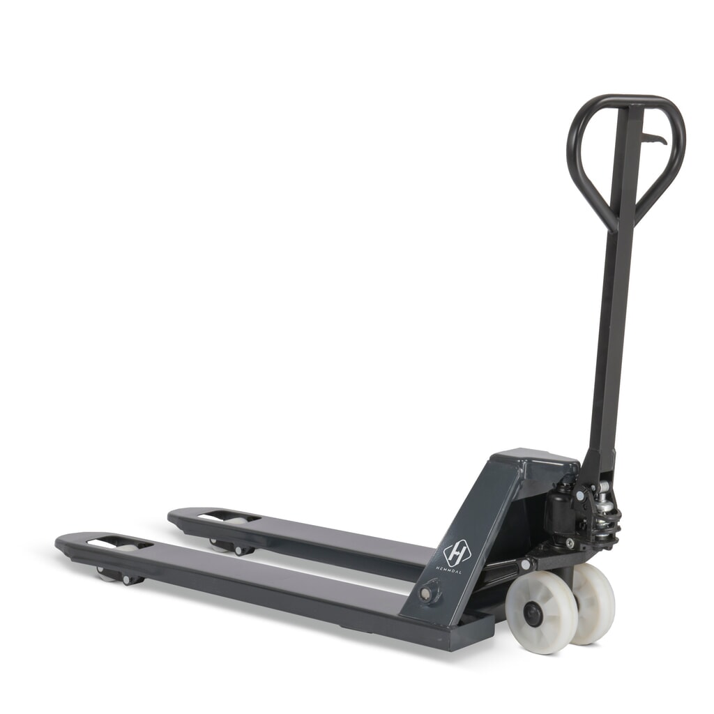 HEMMDAL PTM 2.0 kézi emelőkocsi, 2000 kg teherbírás, 1150 mm villahossz, nylon/nylon kerekek, egyszeres görgő Termékkép: HEMMDAL PTM 2.0 kézi emelőkocsi, 2000 kg teherbírás, 1150 mm villahossz, nylon/nylon kerekek, egyszeres görgő
