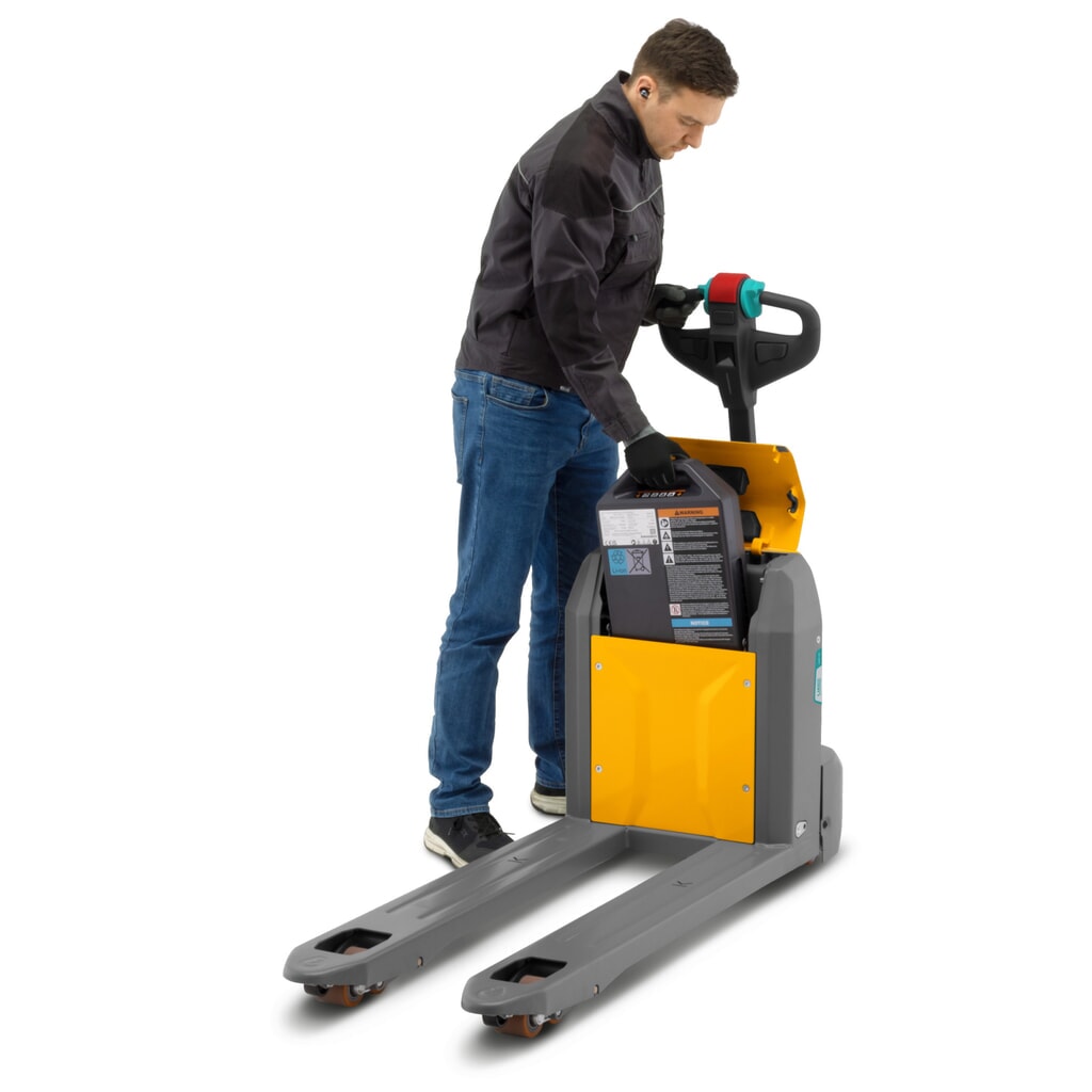Jungheinrich AME 18 elektromos emelőkocsi, teherbírás 1 800 kg, villahossz 1 150 mm, különleges villaszélesség 670 mm, tandem görgők Termékkép száma 4: Jungheinrich AME 18 elektromos emelőkocsi, teherbírás 1 800 kg, villahossz 1 150 mm, különleges villaszélesség 670 mm, tandem görgők