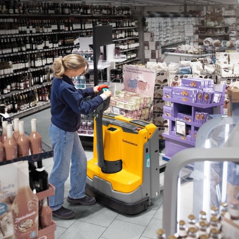 Termékkép száma 14: Jungheinrich EJE 118i elektromos emelőkocsi, teherbírás 1800 kg, villahossz 1150 mm
