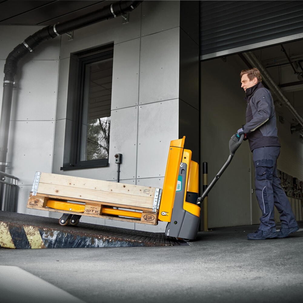 Termékkép száma 2: Jungheinrich EJE 120i elektromos emelőkocsi, teherbírás 2000 kg, villahossz 1150 mm